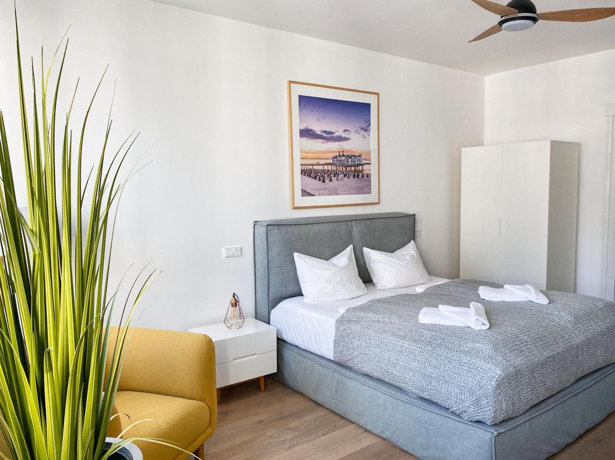 Pool Und Sauna Mit Meerblick, Direkt An Der Seebruecke - First Sellin Fewo 3 8 Exterior foto
